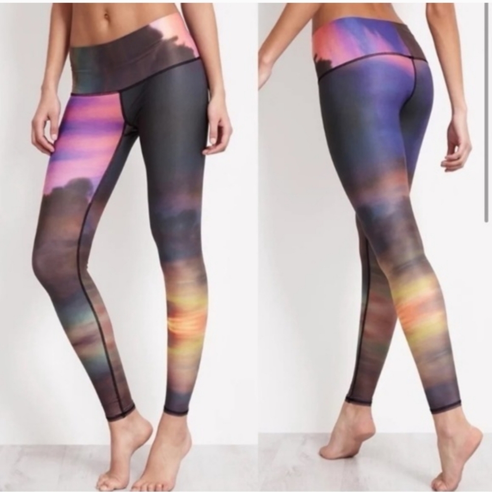 Teeki Cloud Hot Pant Size S